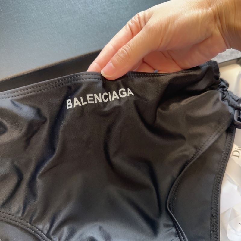 BALENCIAGA